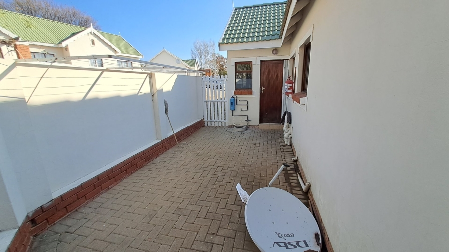 3 Bedroom Property for Sale in Hillside Free State